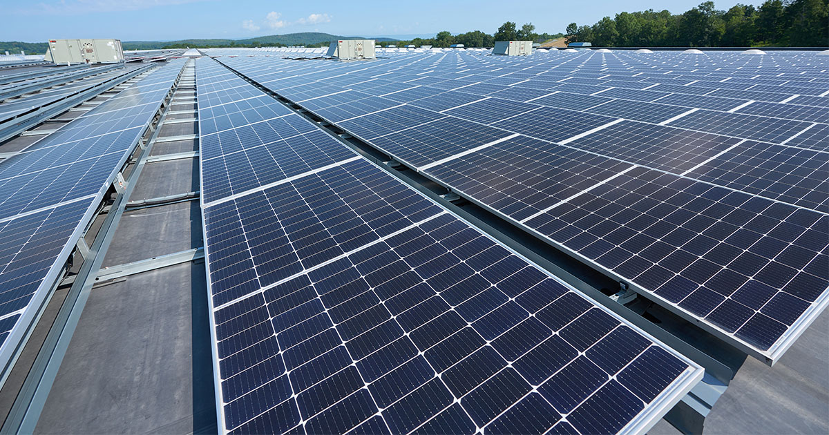 Solar installation atop Medline's Montgomery, NY distribution center