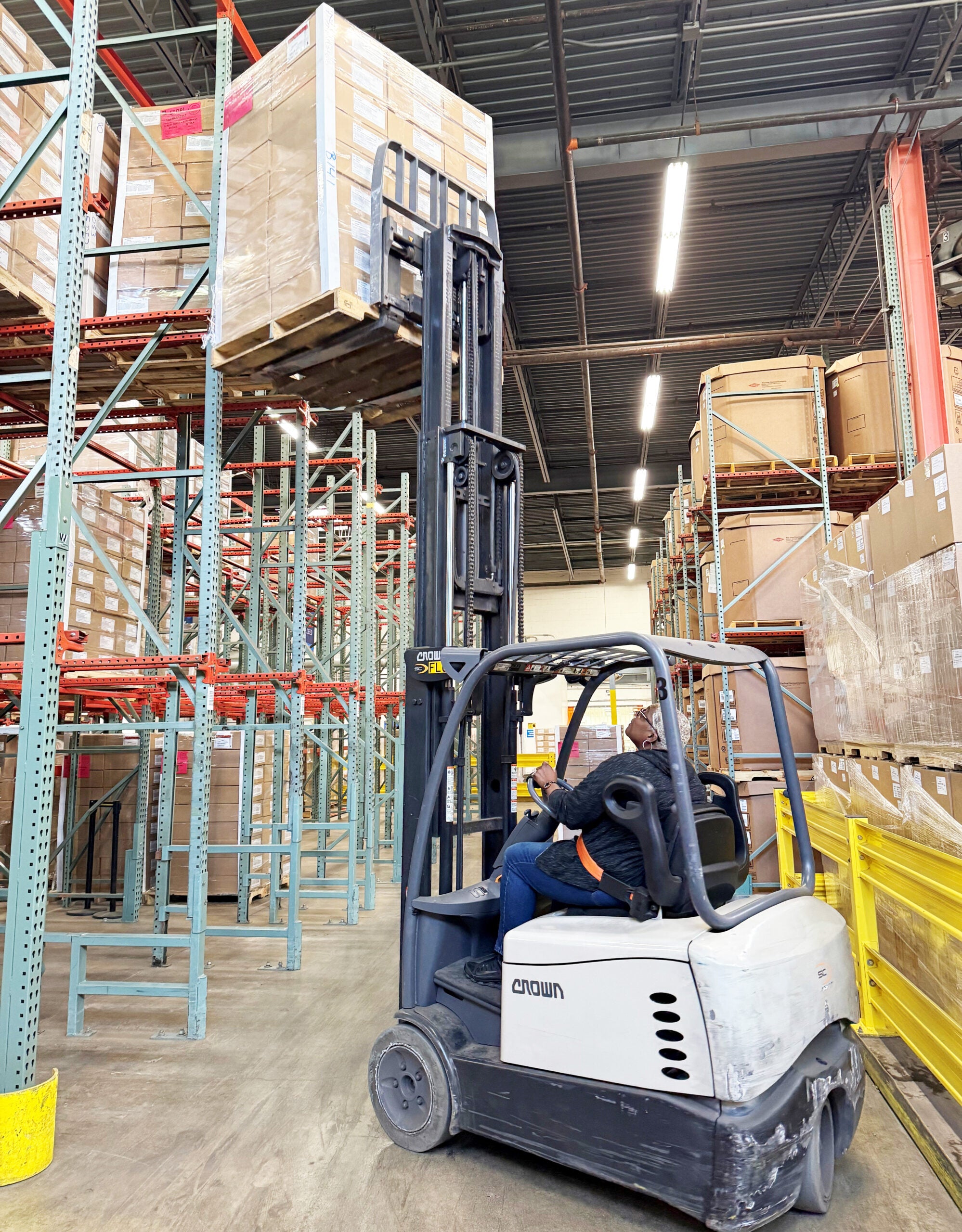 20+_Samantha-Forklift